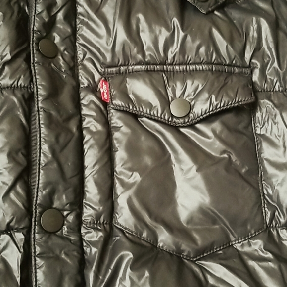 Levi's puffer jacket - Picture 2 of 3